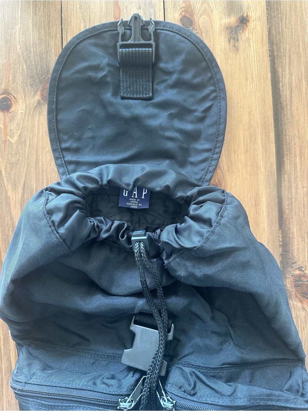 GAP Black Drawstring Backpack - Picture 4 of 5